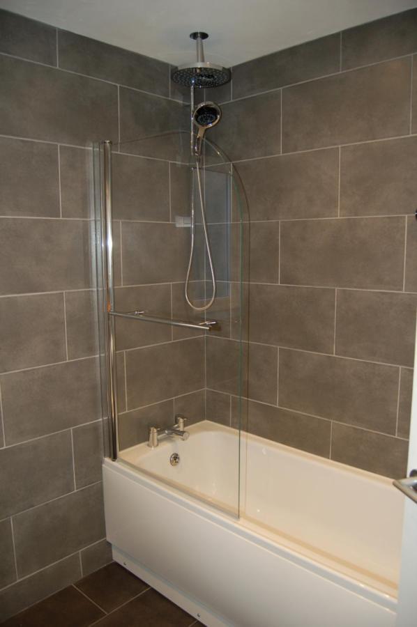 Beautiful, Modern Villa 5 Mins Walk From The Stunning Bay At Trearddur Holyhead Exterior foto