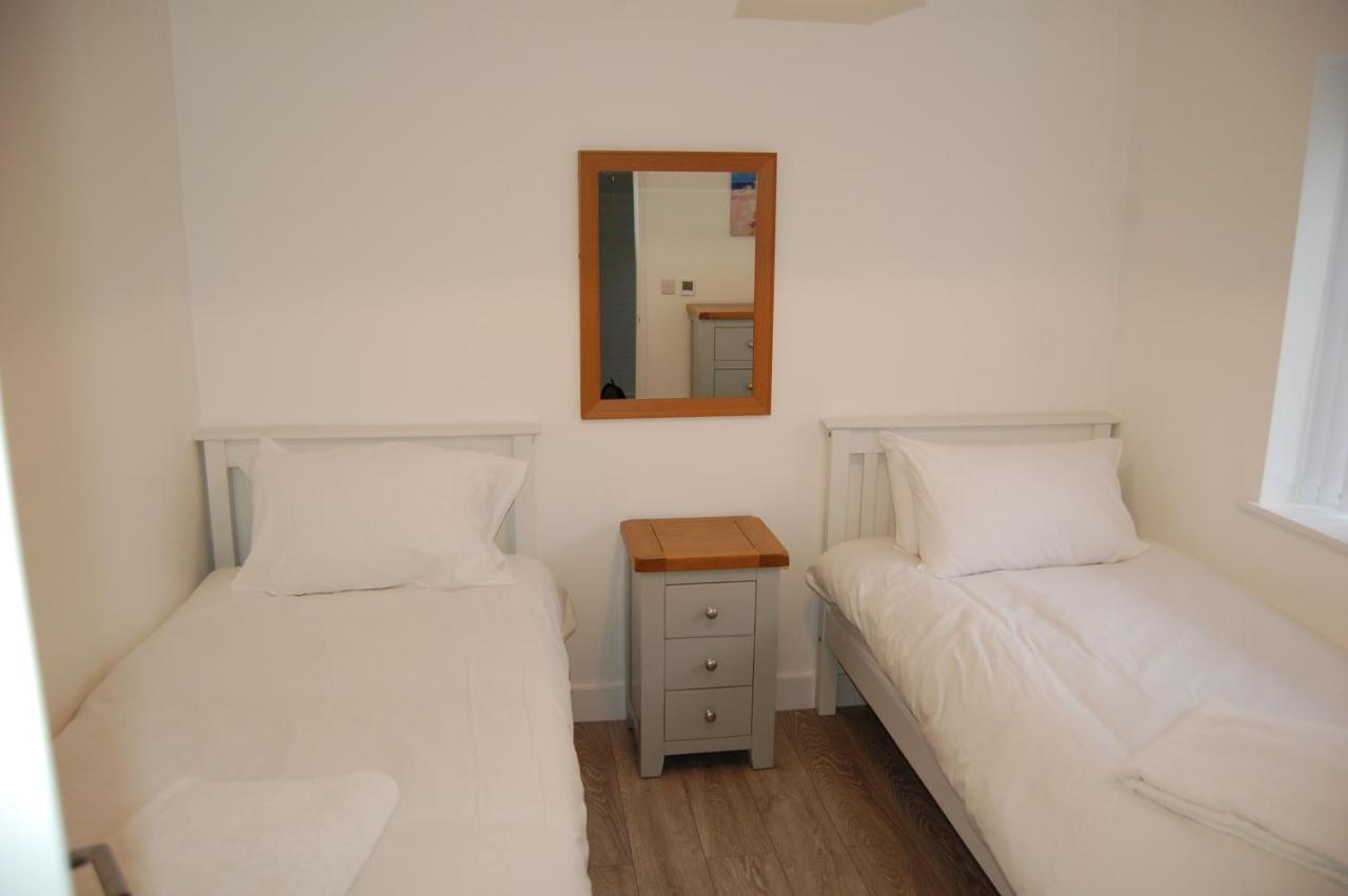 Beautiful, Modern Villa 5 Mins Walk From The Stunning Bay At Trearddur Holyhead Exterior foto